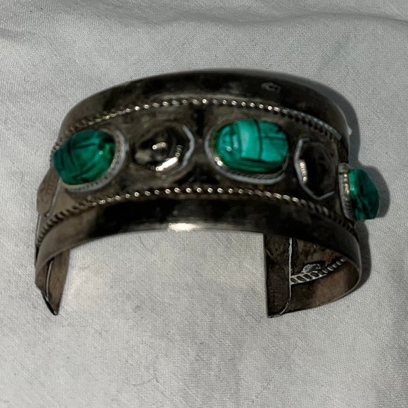 Vintage Silver Egyptian Revival Wide Large Scarab Blue/Green Turquoise Cuff - Picture 3 of 10